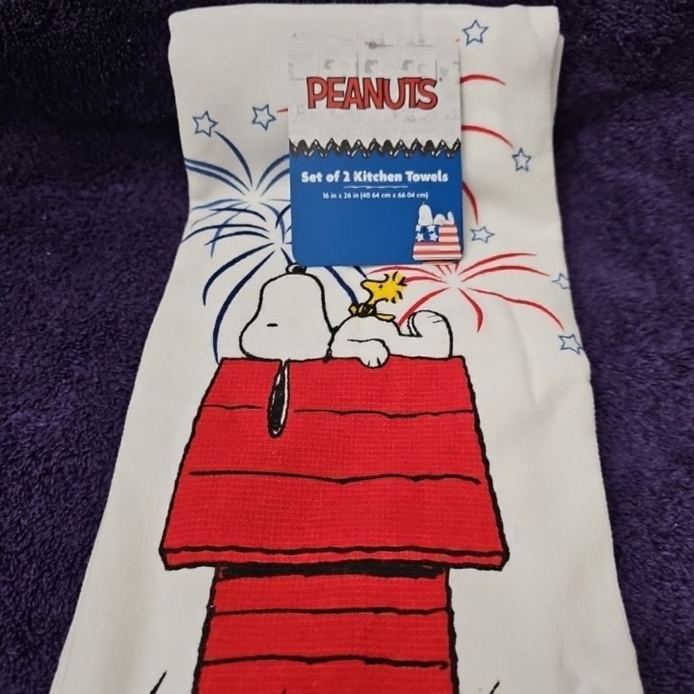 Peanuts Kitchen Towels with Snoopy Design